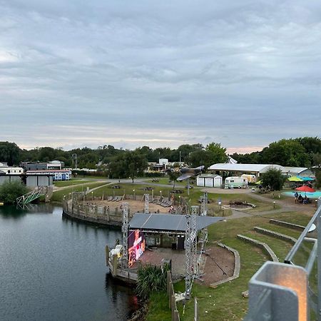 Hot Tub Retreat At Tattershall Lakes Экстерьер фото