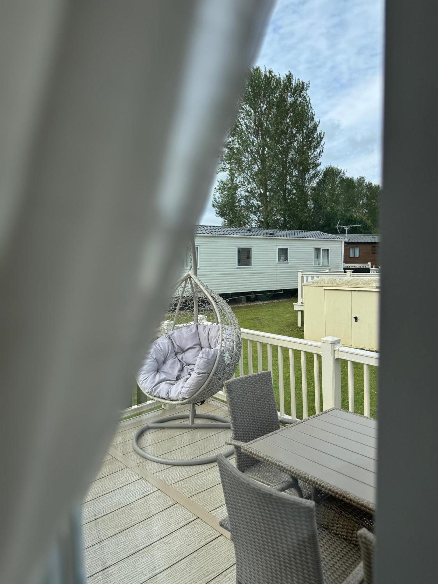 Hot Tub Retreat At Tattershall Lakes Экстерьер фото