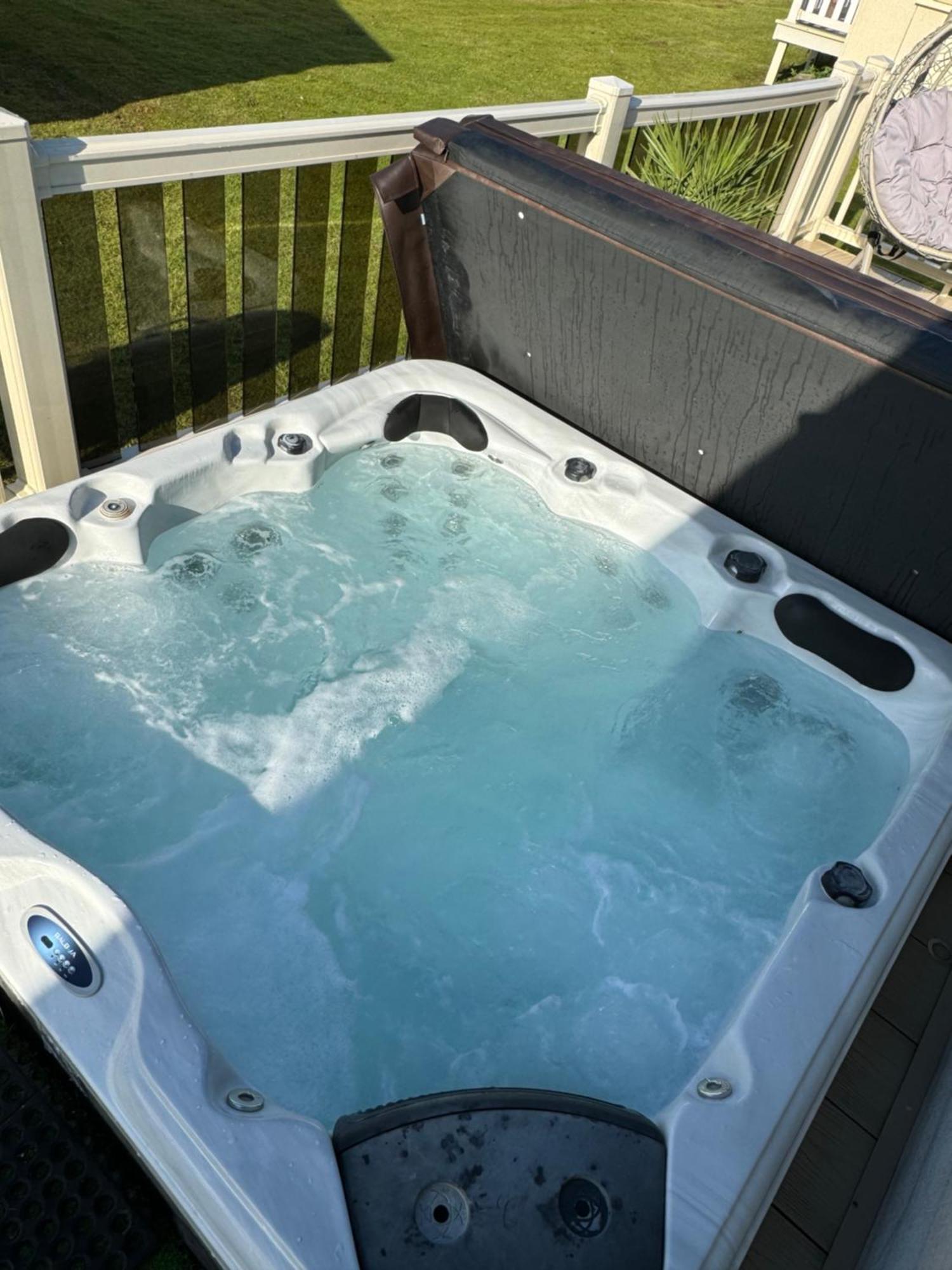 Hot Tub Retreat At Tattershall Lakes Экстерьер фото